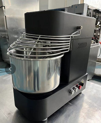 220v Comerciante mezclador de masa en espiral 5 kg máquina de kneading de masa negro